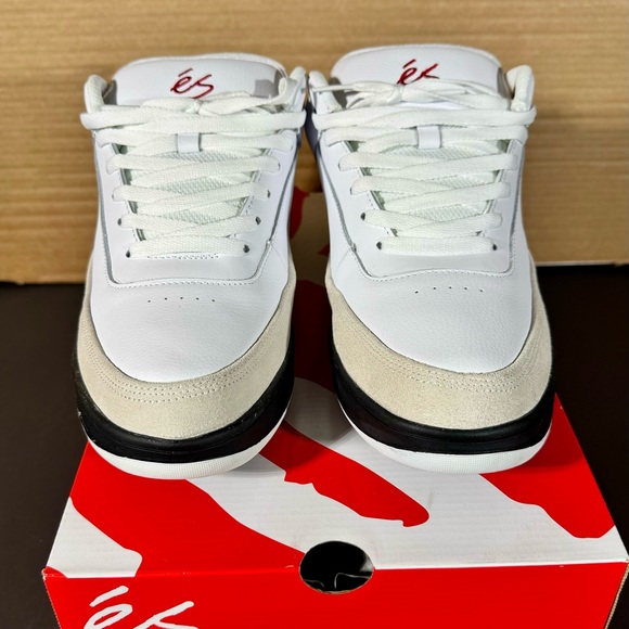 Size 11.5 éS Stylus Mid skate shoes
Brand new with box - Picture 2 of 6